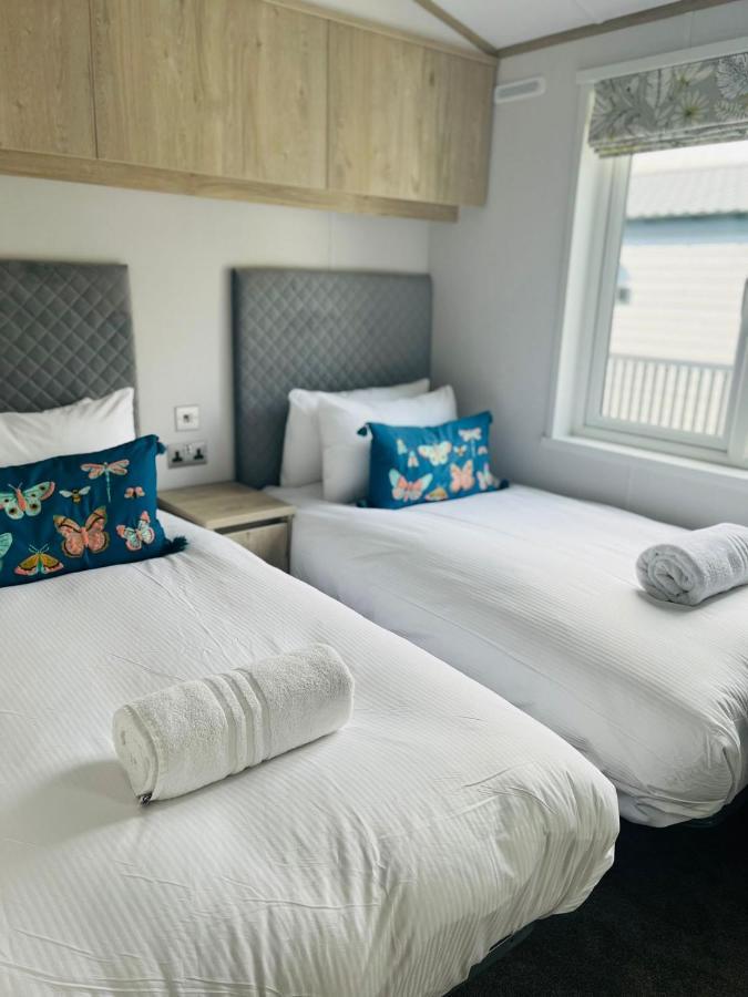 Honey Bee Lodge With Hot Tub York Dış mekan fotoğraf